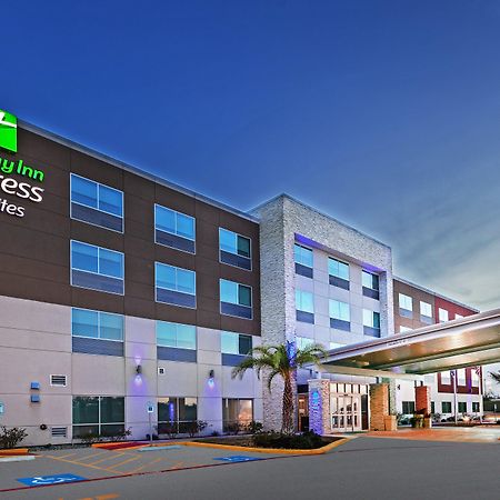 Holiday Inn Express & Suites - Brenham South By Ihg Exterior photo
