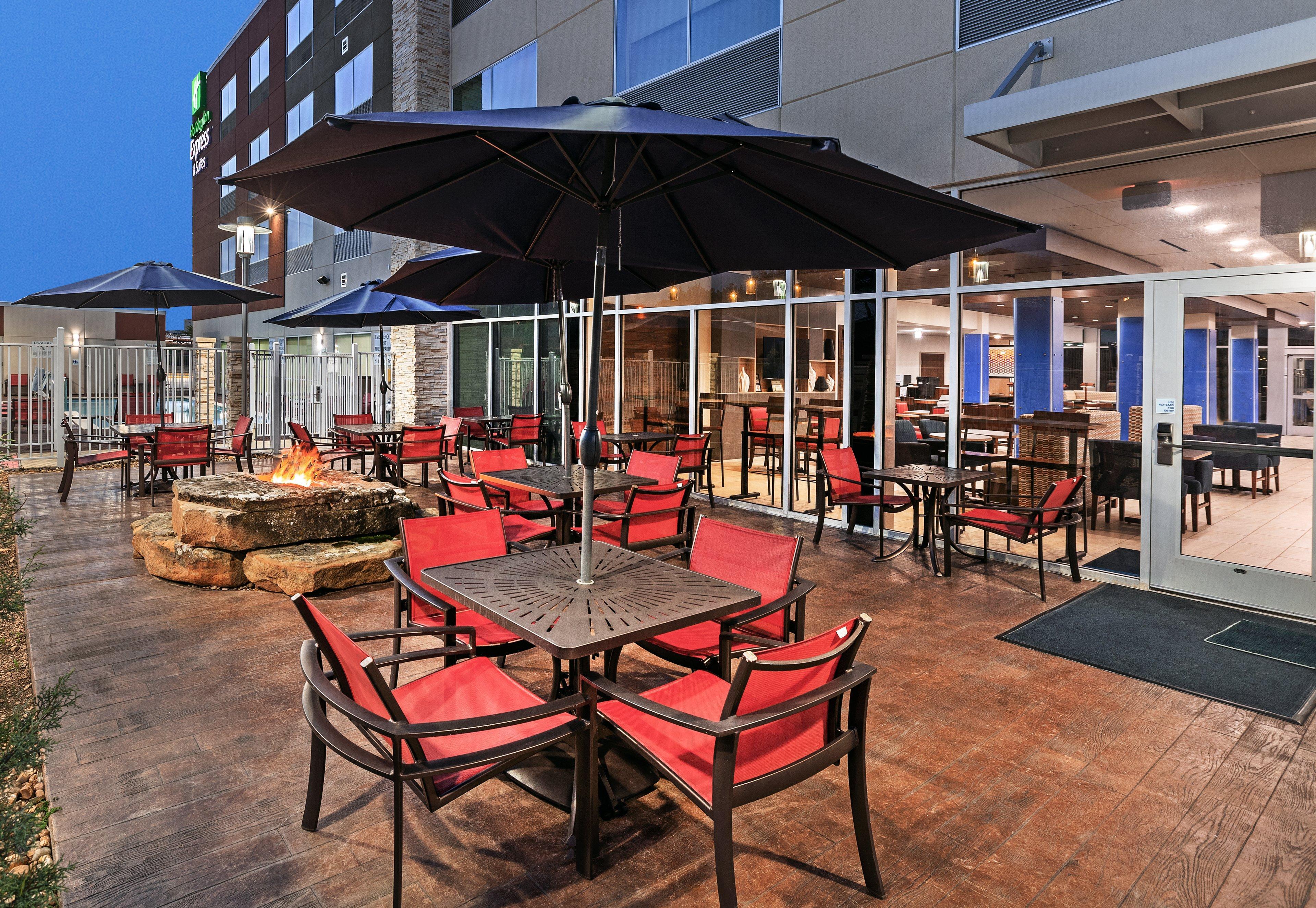 Holiday Inn Express & Suites - Brenham South By Ihg Exterior photo